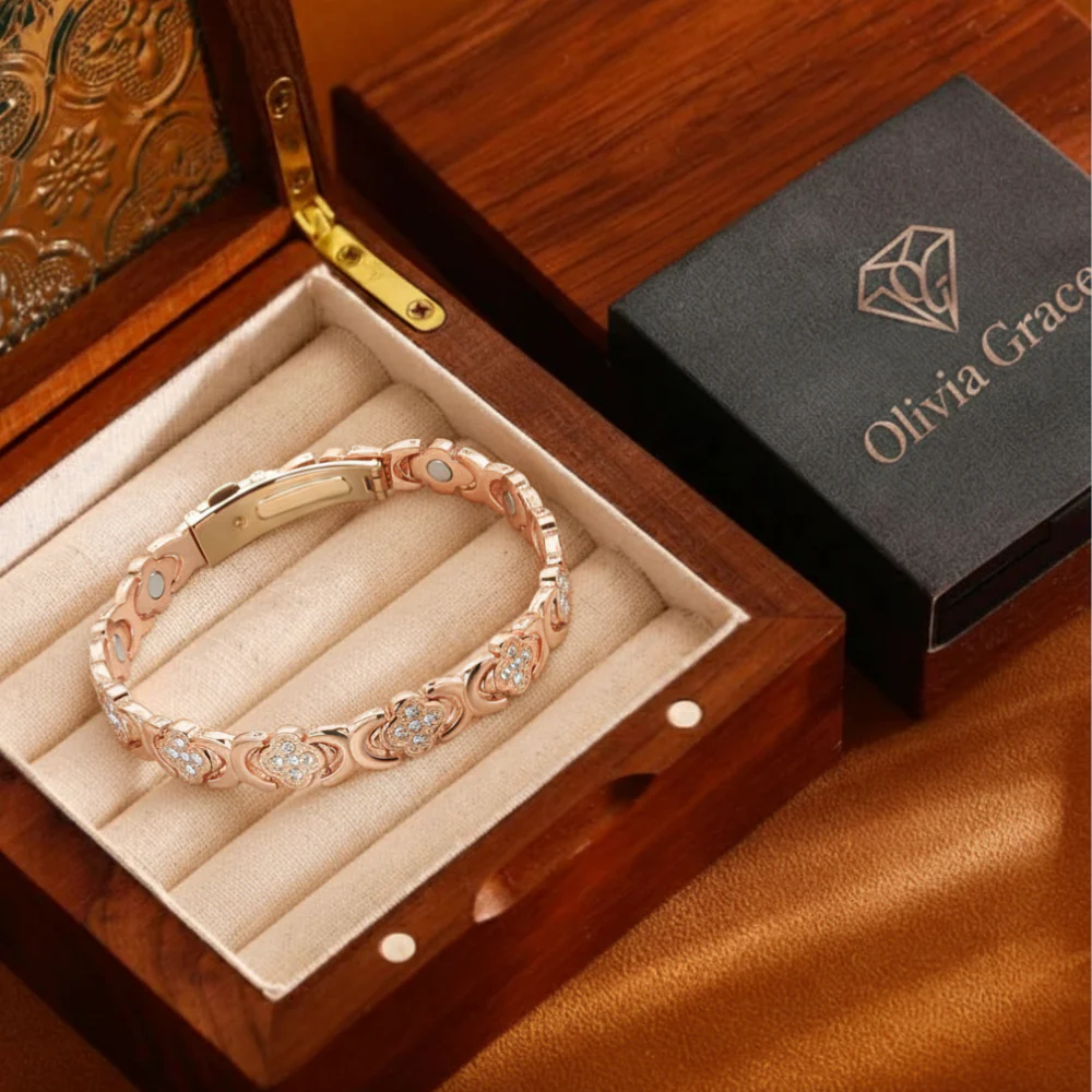Clover Clasp Bracelet - Image 8